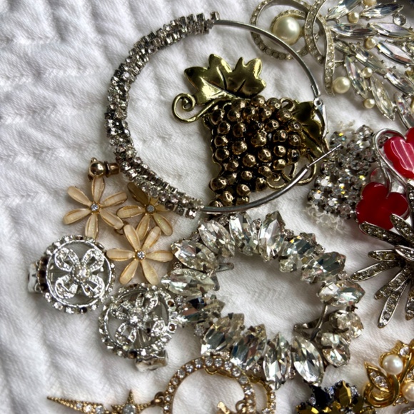 Vintage Rhinestone Jewelry Repair Lot – As Is - Picture 5 of 7